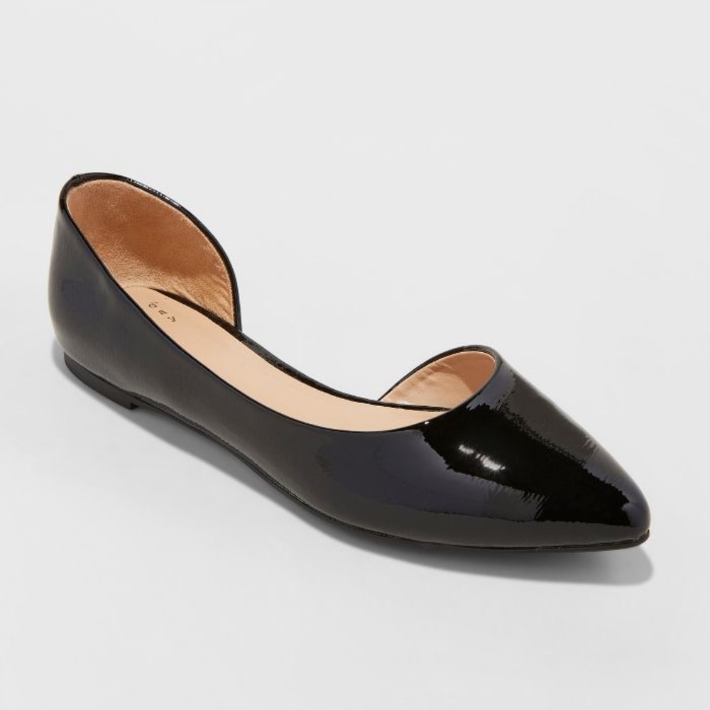 Women’s Black Patent Leather Pointed Toe Flats